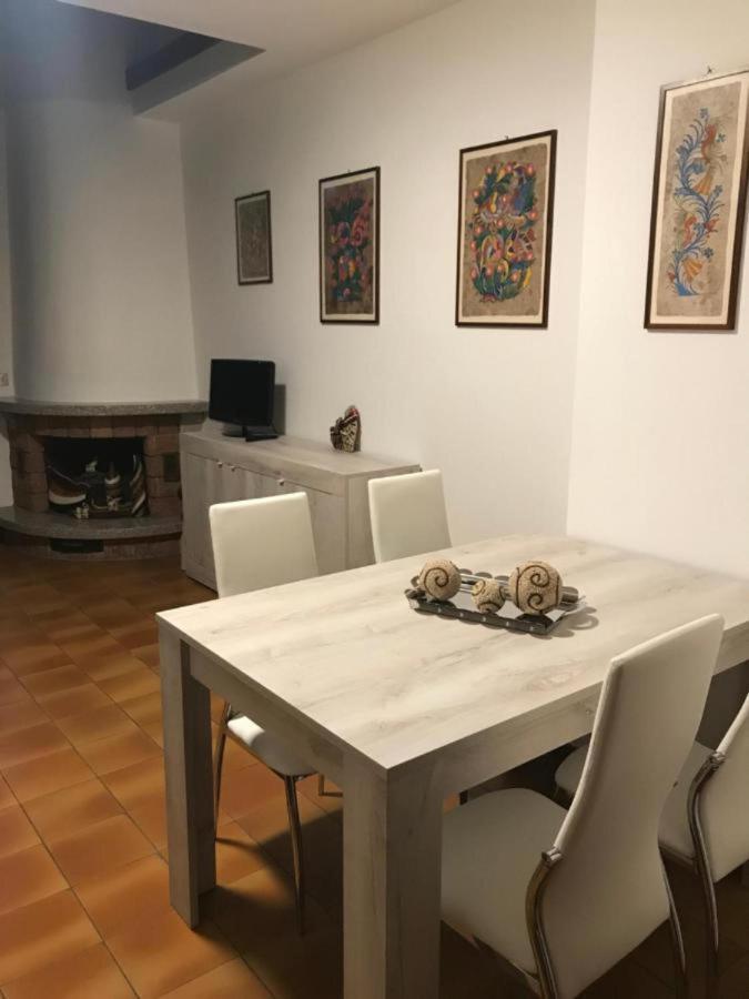 Casa Chia Lago Maggiore 瓦雷泽 外观 照片