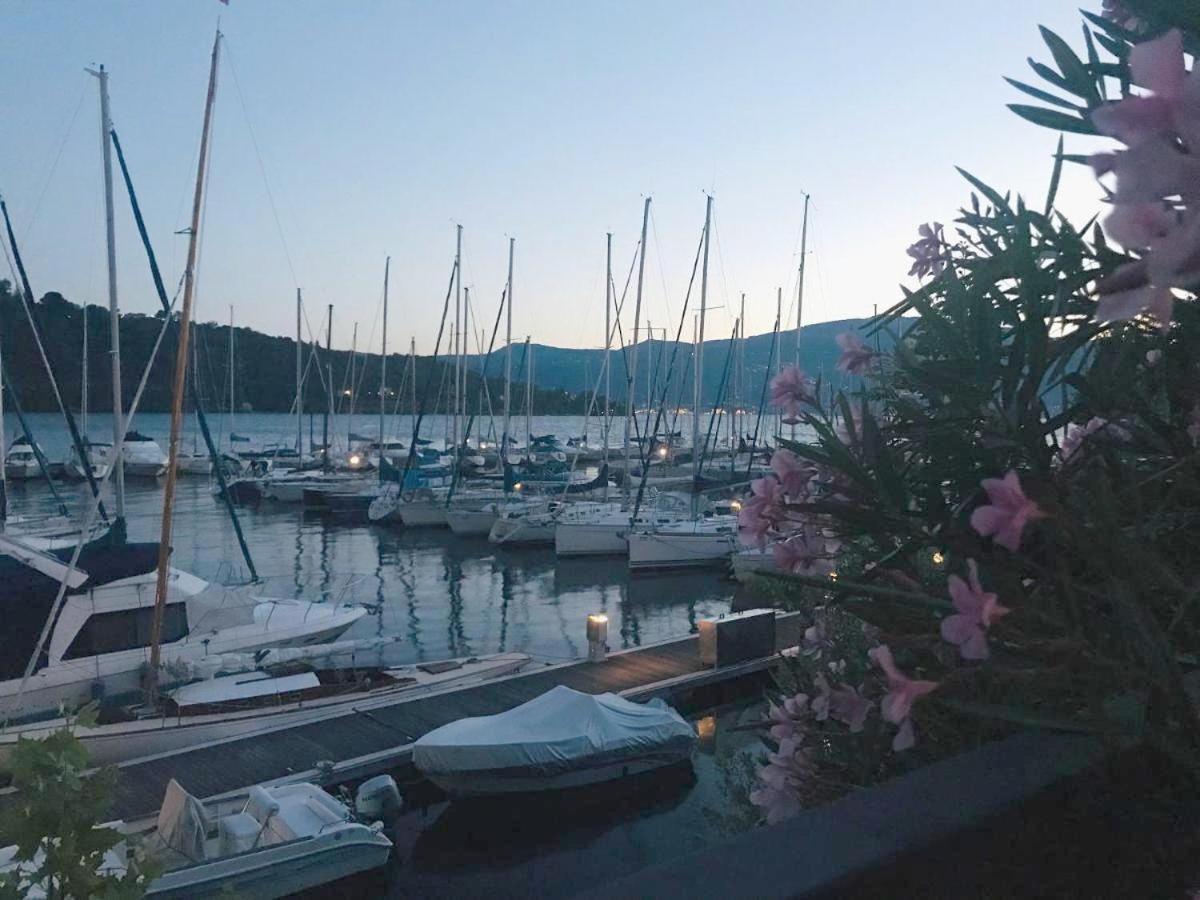 Casa Chia Lago Maggiore 瓦雷泽 外观 照片